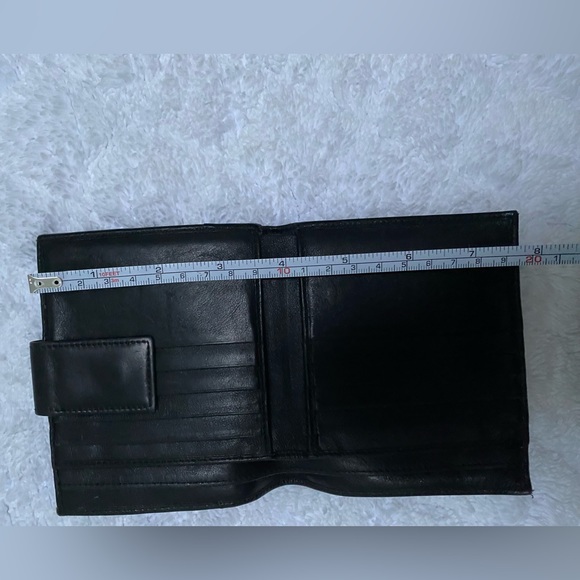 Authentic Gucci black leather bifold wallet for women - Picture 10 of 10